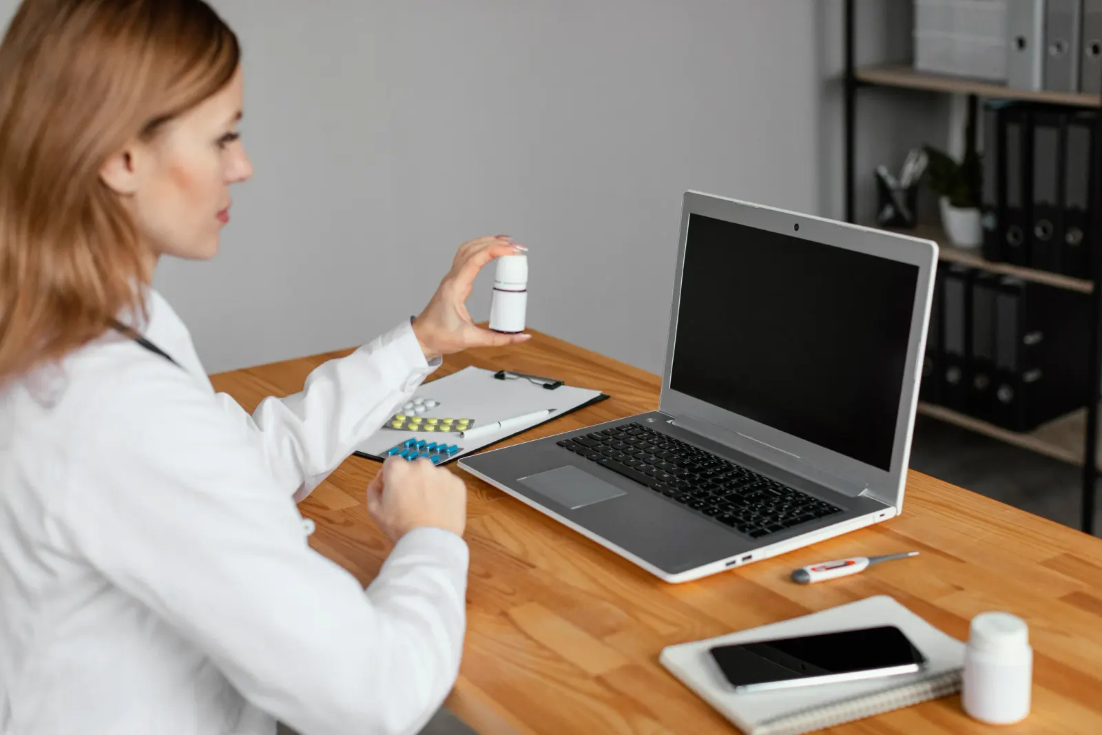 Website für Pharmaunternehmen und Apotheken: HWG, Funktionen und Vertrauen