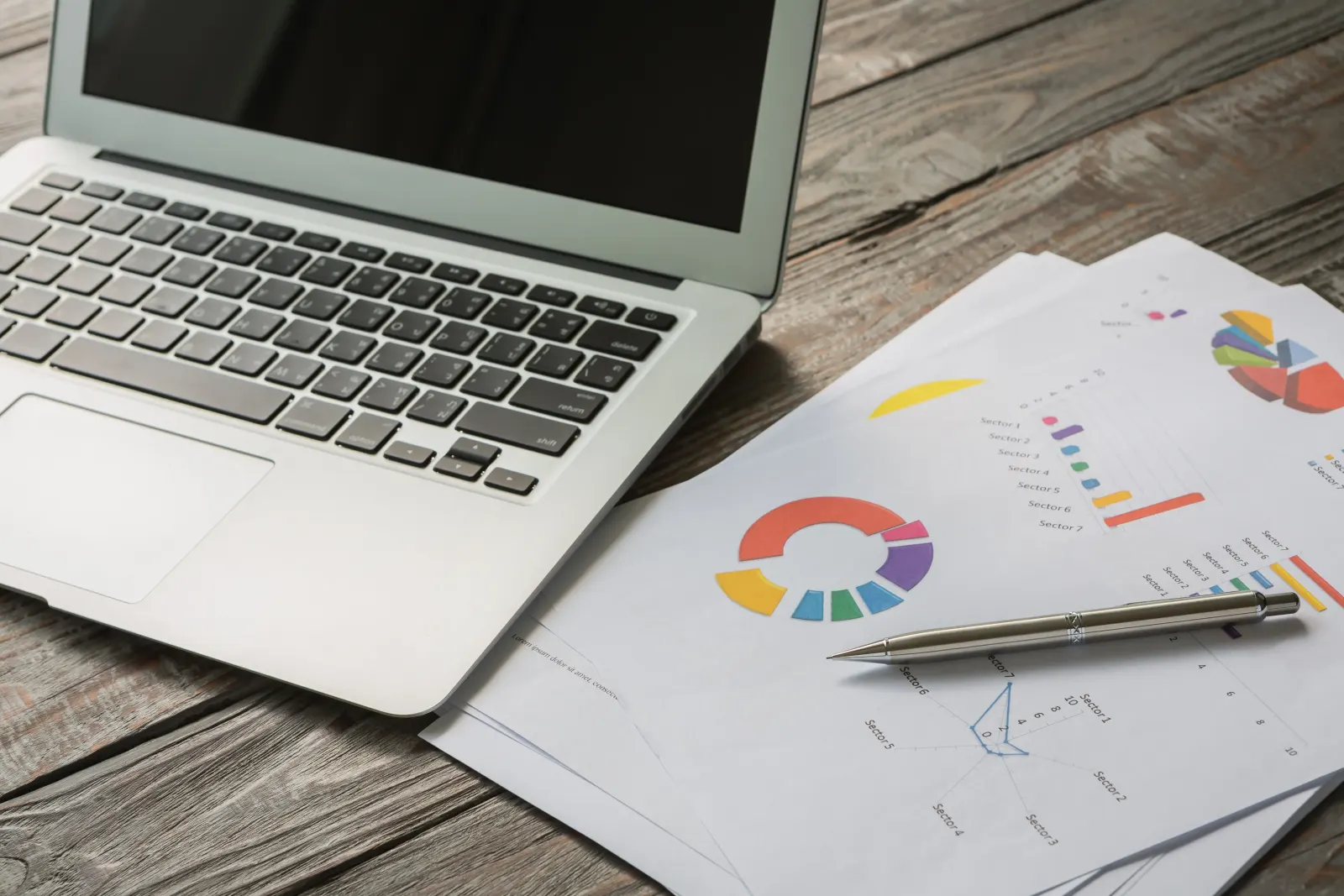 Team analysiert die Website